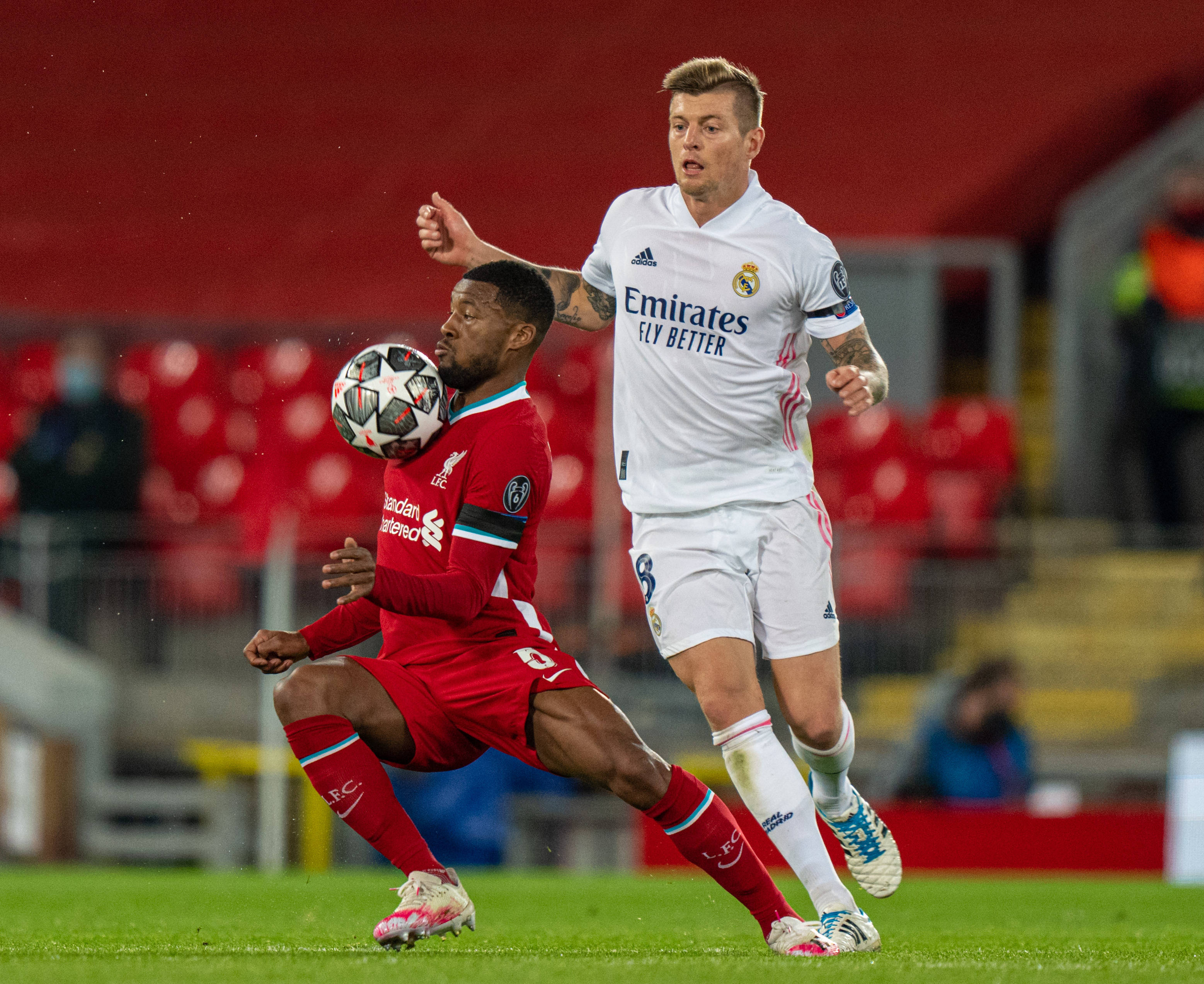 剑南春｜米兰1-0拉齐奥暂登顶，莱奥制胜，托莫里献助攻（剑南春｜莱奥破门托莫里送助攻，米兰1-0小胜拉齐奥暂居榜首）