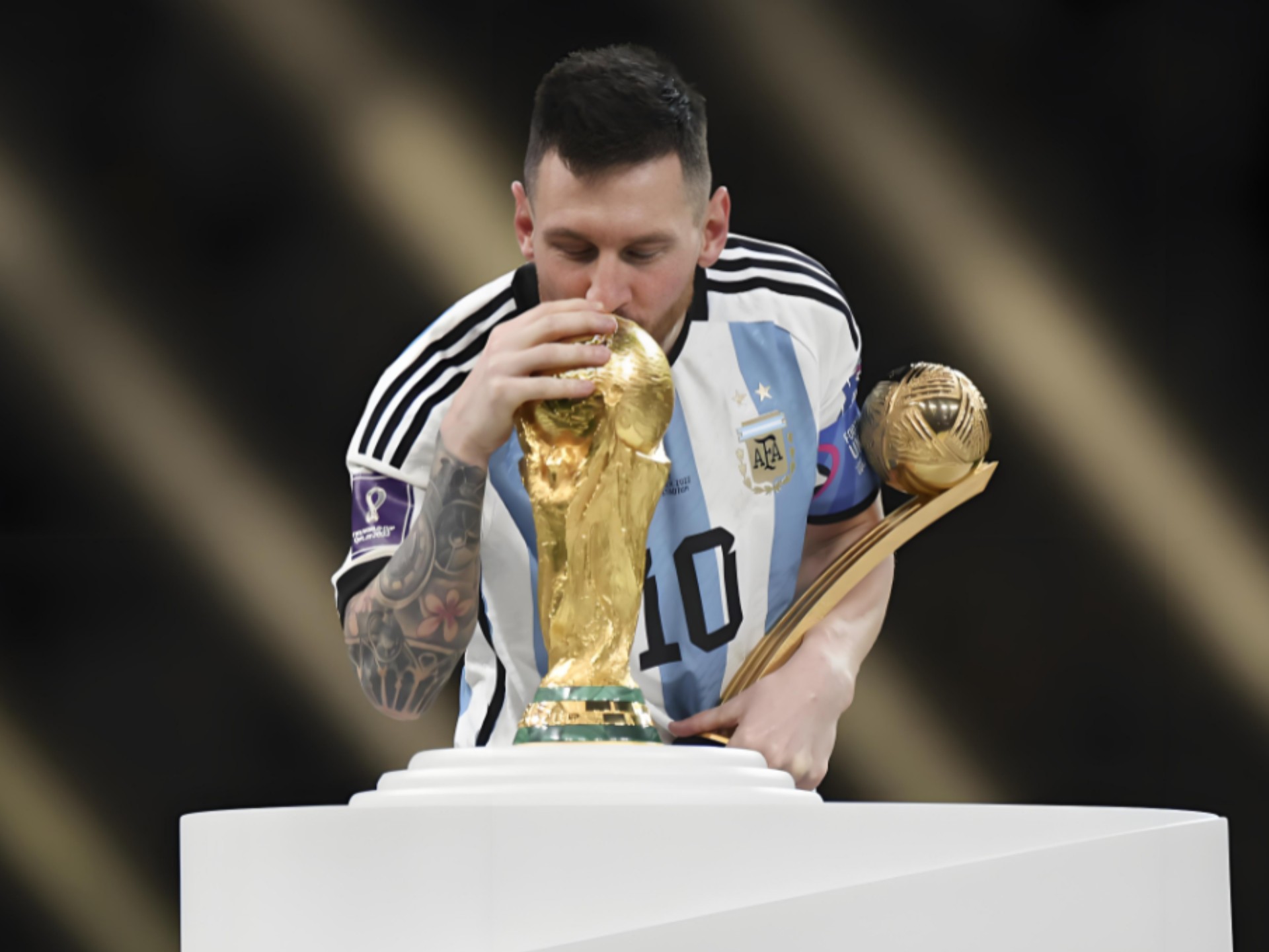 炸锅了！皇马挖萨拉赫放猛料：用巴西国脚做交换！（重磅爆料：皇马追逐萨拉赫，或以巴西国脚作为交换筹码）