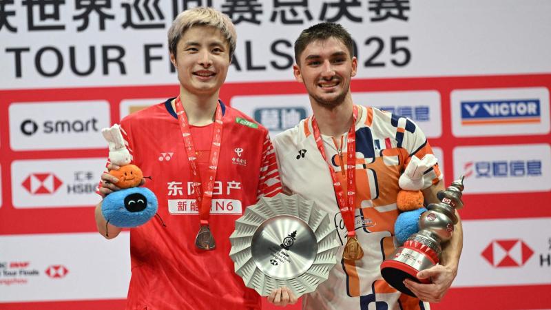 斯基拉：米兰要续约意U17国门隆戈尼，认为其是未来顶级球员（斯基拉：米兰计划续约意大利U17门将隆戈尼，视其为未来的顶级球员）