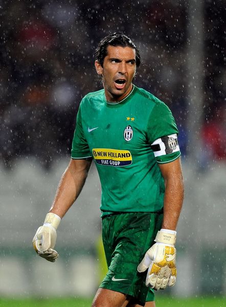 自加盟拜仁以来，奥利塞助攻、成功过人等数据位列德甲第一（加盟拜仁后，奥利塞在助攻和成功过人等指标上领跑德甲）