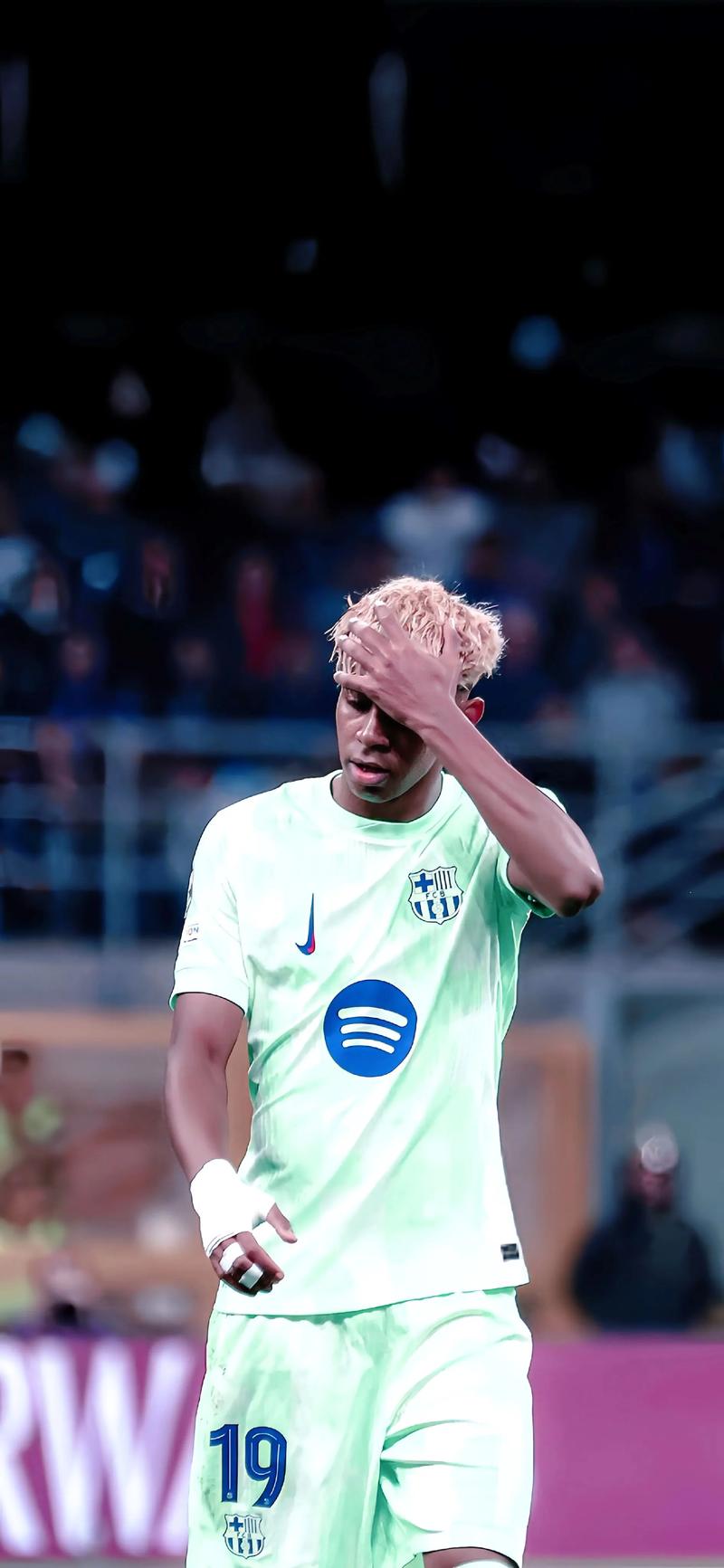 卖奖杯、卖主力、等收购，破产后的球队何去何从（破产清算：卖杯甩将盼接盘，球队未来路在何方）