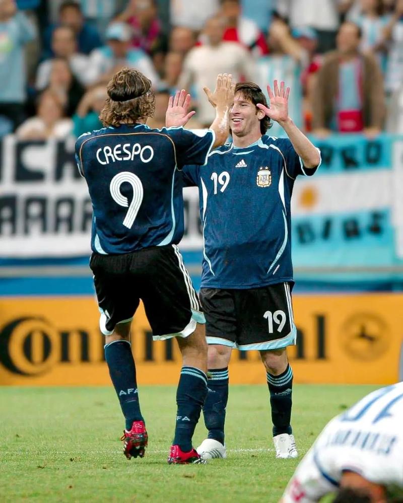 孔帕尼：拜仁必须不断大胜以震慑对手，冬歇期前不可放松（孔帕尼：拜仁要用连胜压制对手，冬歇期前绝不能松懈）