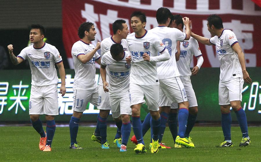 在科蜜们心中，2K4就是科比的签名鞋对吗？（在科比球迷眼里，2K4就等同于他的签名鞋吗？）